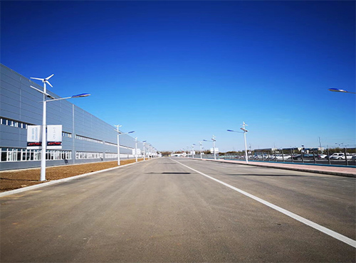 太陽(yáng)能風(fēng)光互補(bǔ)路燈和市電照明路燈的區(qū)別