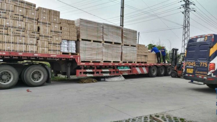 最后一車(chē)裝載即將結(jié)束